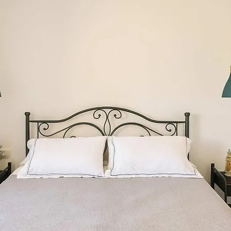 Maria - Surfers Bluewave Holiday home *